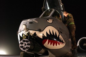 九游下载官网-战术博弈：豪门彼此较量中的战术晋级细节，战术ai